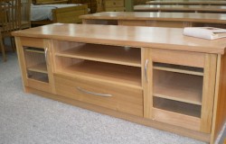 Small Single Drawer Console with Inner Drawer and Outer Doors